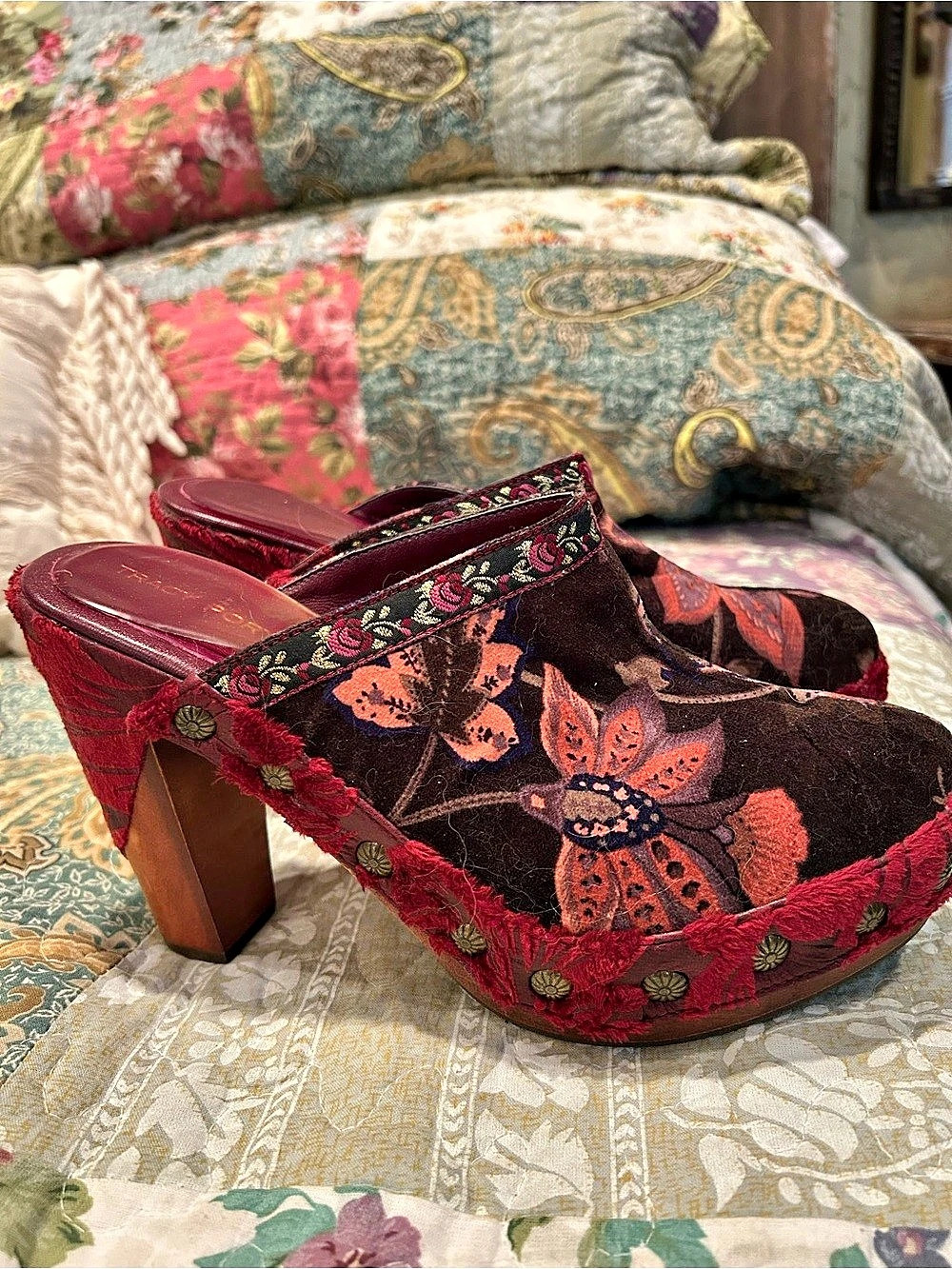 Tracy Porter Floral Platform Clogs in Red & Black - Picture 1 of 10